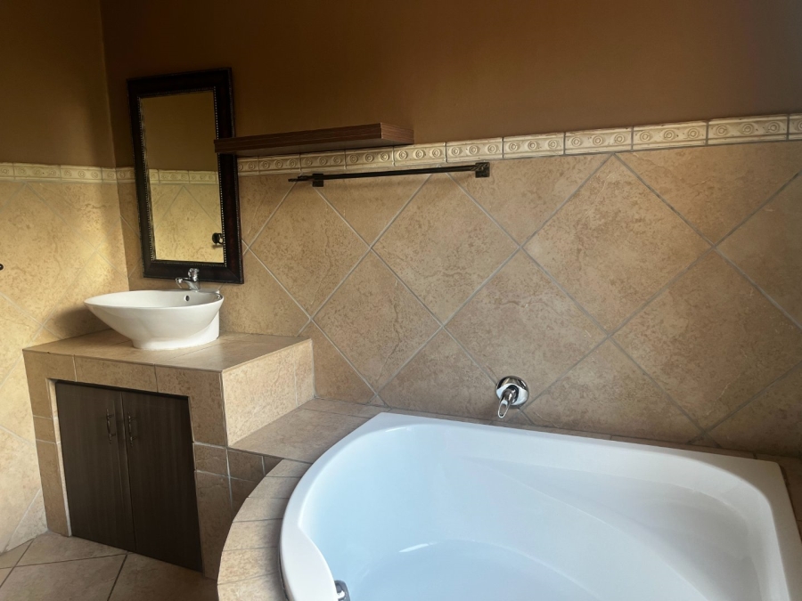 4 Bedroom Property for Sale in Melodie North West